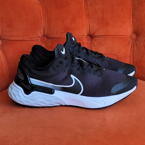 Nike Men's Renew Arena Running Shoe Nis Nike Nike Renew Arena